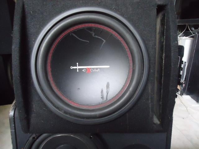 TE KOOP EXCAIBER MET VERSTERKER 900 WATT 250 RMS, Auto diversen, Ophalen, Zo goed als nieuw