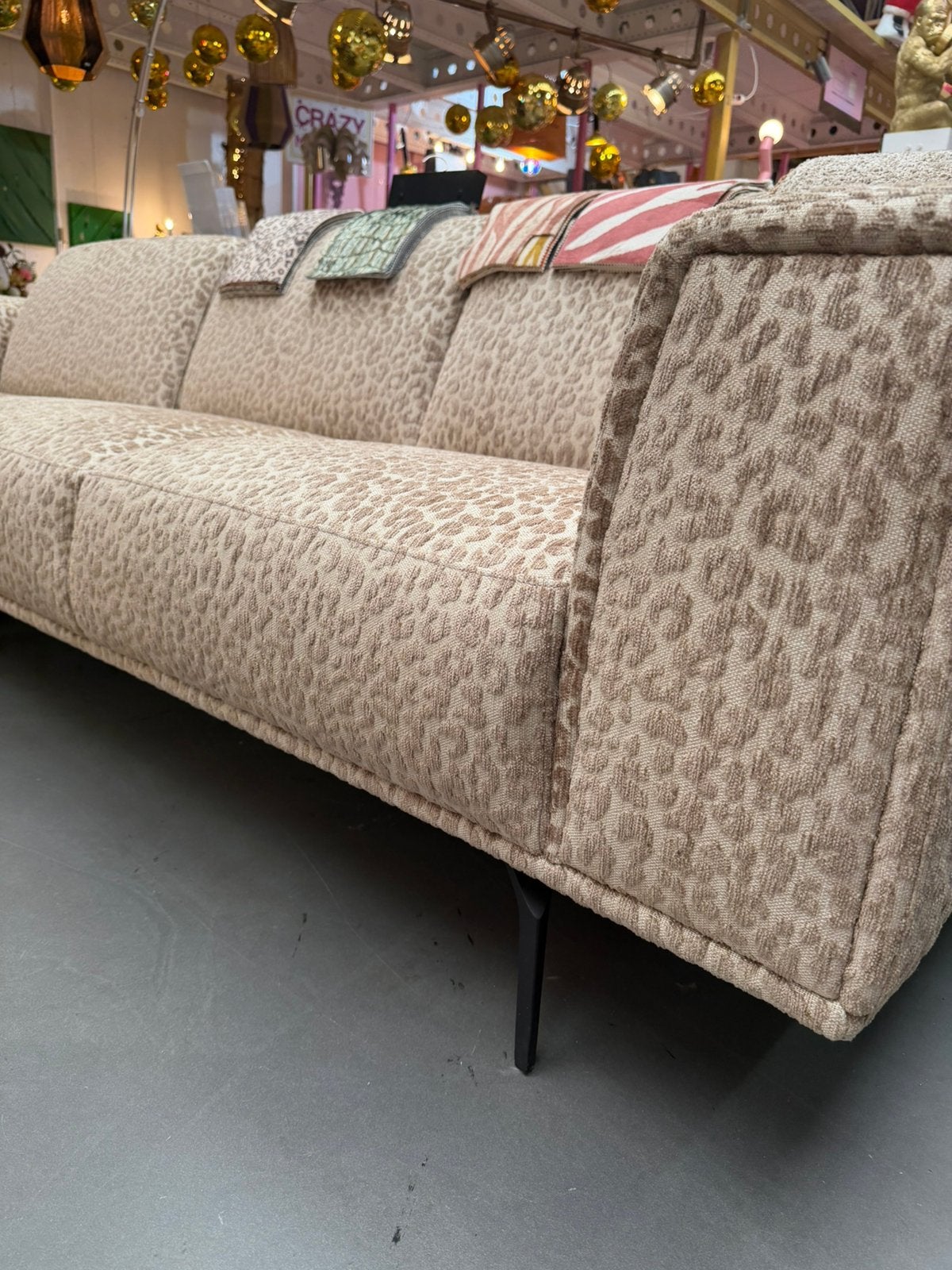 Nieuw model! De fraai bank, Huis en Inrichting, Stoelen, Pistbus 494, Jeroen@spektakelwonen.nl, Nieuw, Ophalen of Verzenden