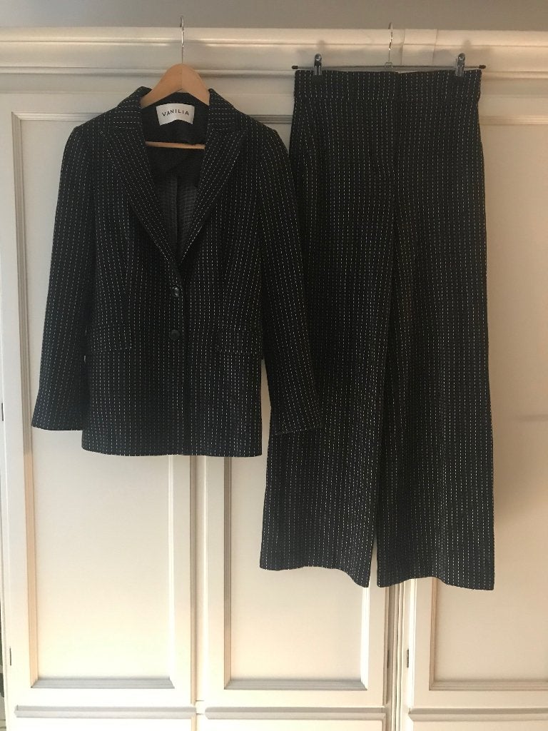 Vanilia zwart gestreept colbert en broek maat 38, Kleding | Dames, Maat 38/40 (M), Kostuum of Pak, Vanilia, Zwart