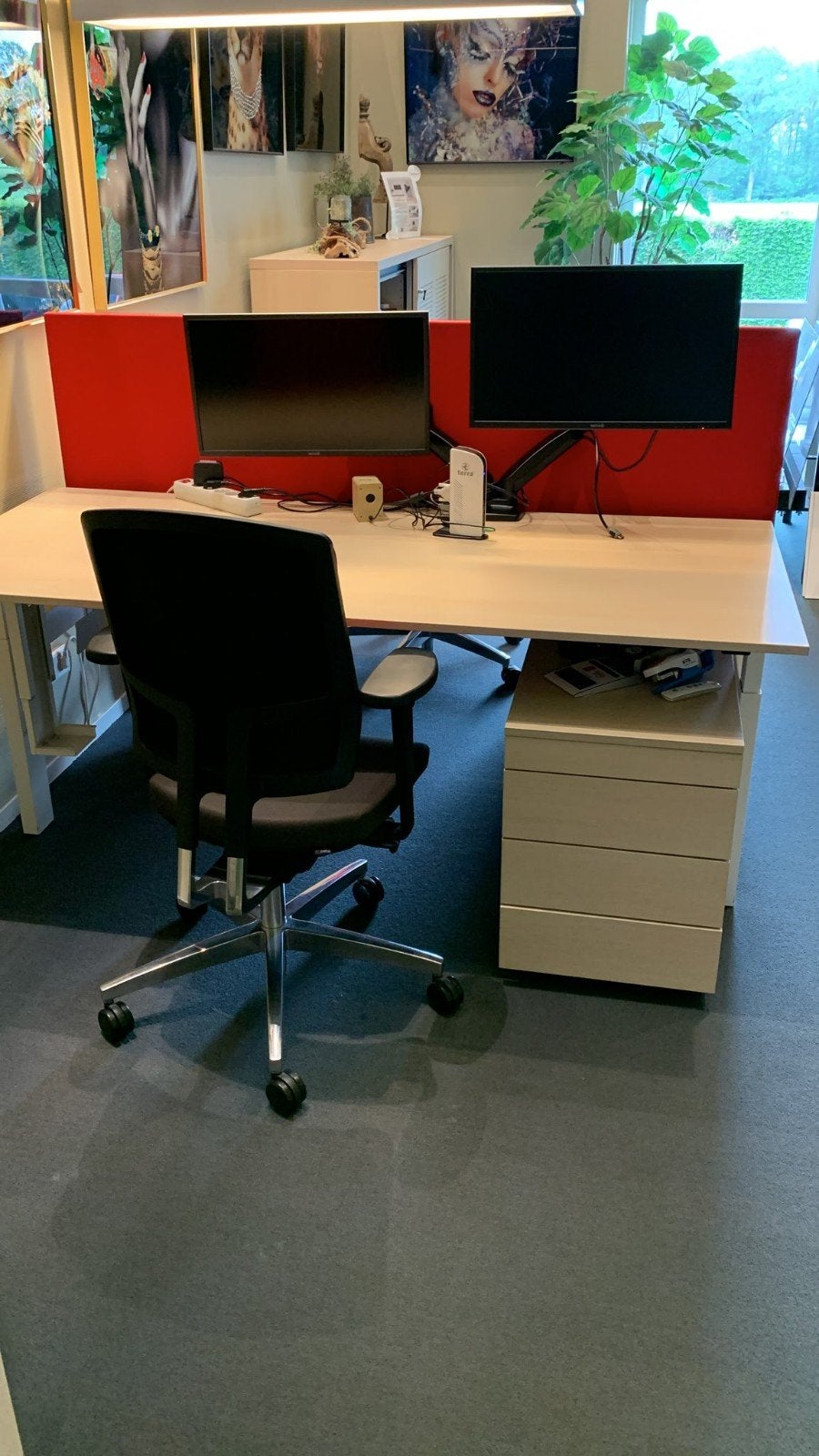 Kantoor bureau-opstelling goede staat., Huis en Inrichting, Bureaus, Gebruikt, Hout, Ophalen of Verzenden, Computerbureau