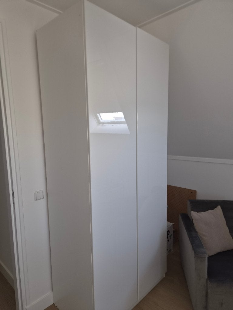 Hoge witte glans kast ikea met legplanken, Huis en Inrichting, Kasten | Kledingkasten, Ophalen, Met plank(en), Gebruikt, 200 cm of meer