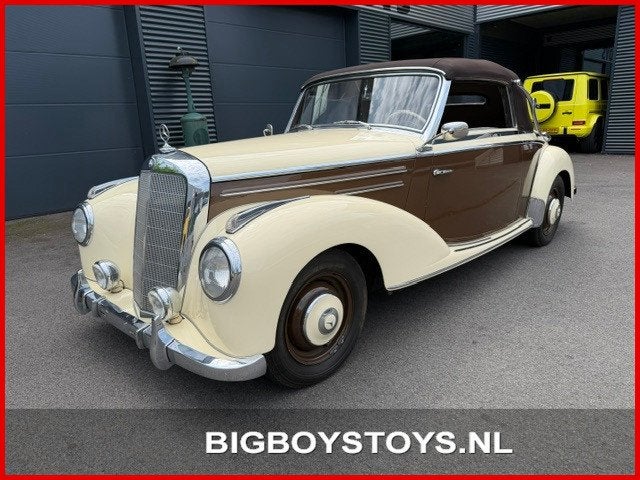 Mercedes-Benz 220 A Cabriolet ( W187 ), Open dak, Achterwielaandrijving, Cabriolet, 4 stoelen