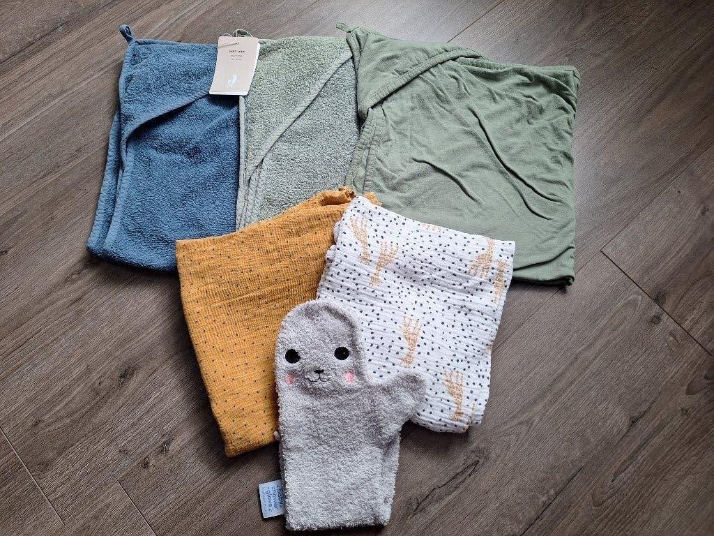 Baby badsetje inclusief cape, hydrofiele doeken en washand, Kinderen en Baby's, Ophalen of Verzenden, Gebruikt, Overige typen