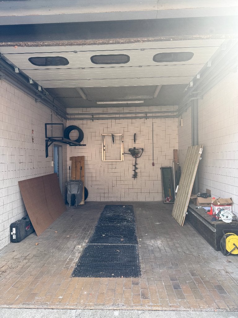 Nette garagebox op afgesloten terrein overheaddeur + stroom, Auto diversen