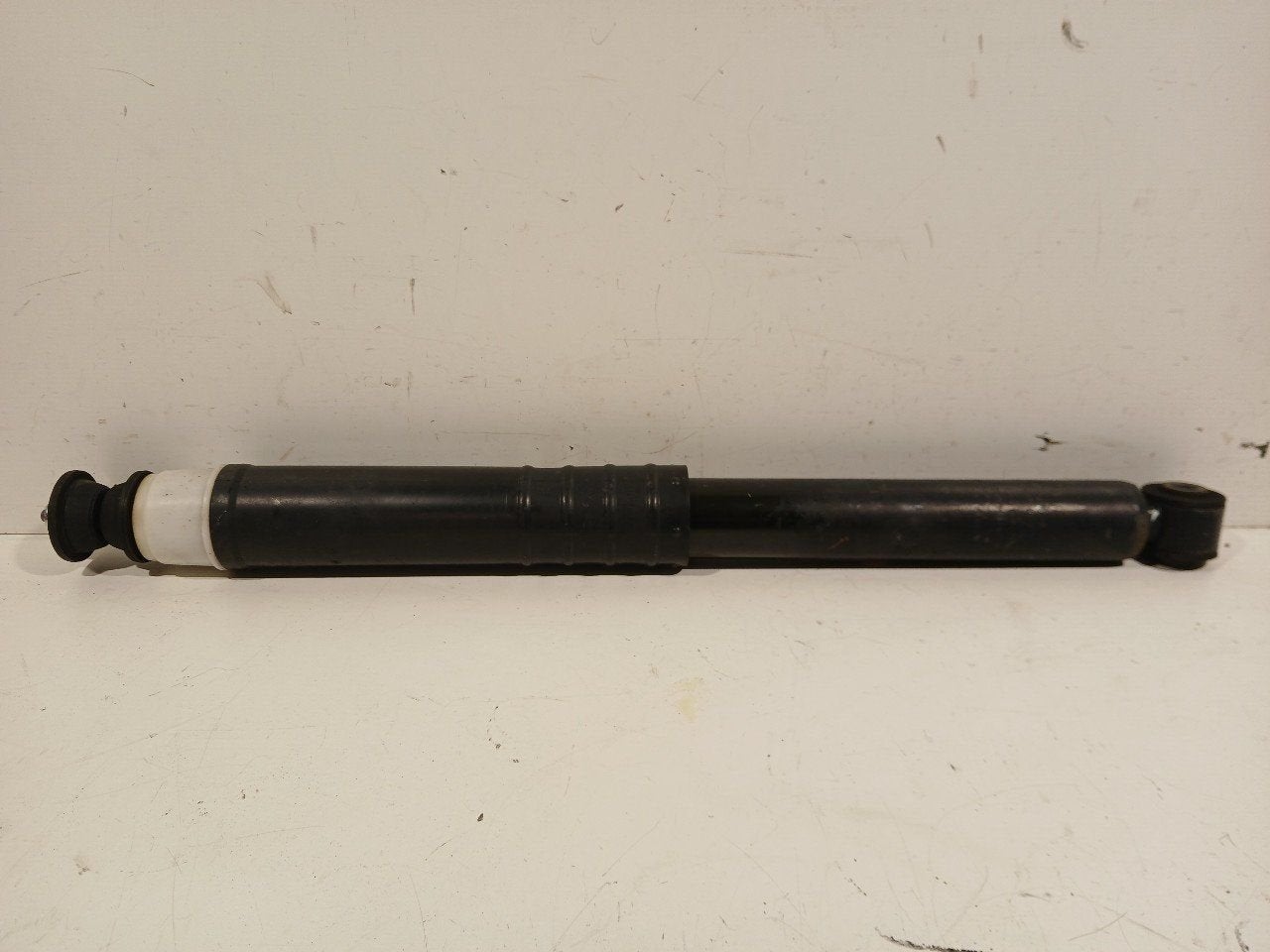 Schokbreker rechts achter Renault Clio, Auto-onderdelen, Onderdelen@venauto.nl, Van der Ven Autorecycling B.V., Gebruikt, Ettenseweg 76, 4706 PB Roosendaal, The Netherlands