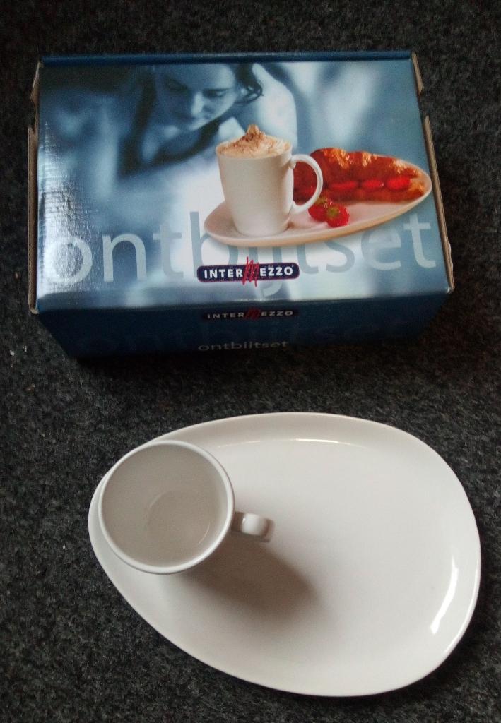 Intermezzo ontbijtset, Ophalen of Verzenden, Nieuw, Overige stijlen, Kop(pen) en/of Schotel(s)