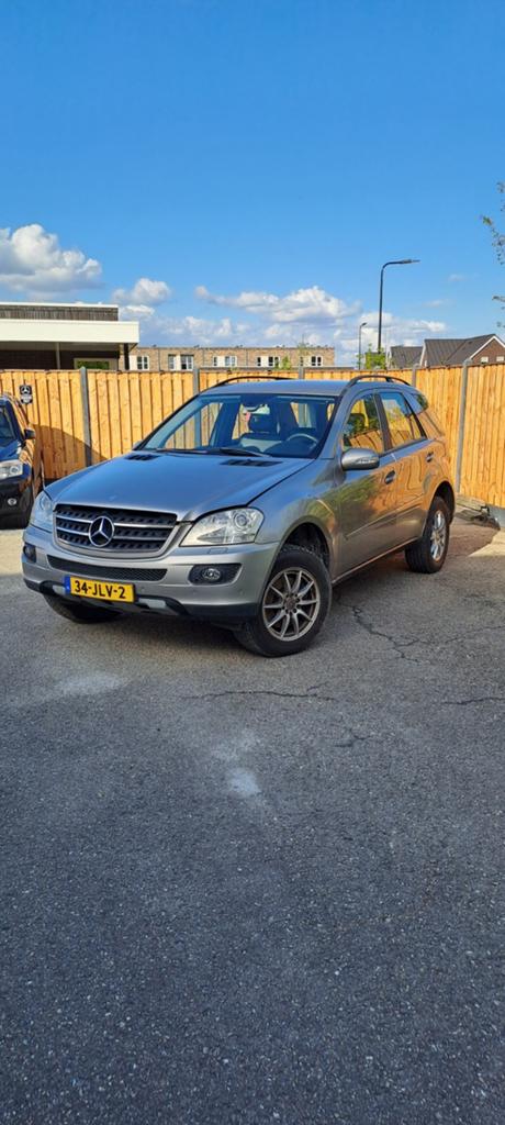 Mercedes-Benz M-Klasse 3.5 Ml350 4MATIC AUT 2005 Grijs, Automaat, 272 pk, Vierwielaandrijving, Particulier