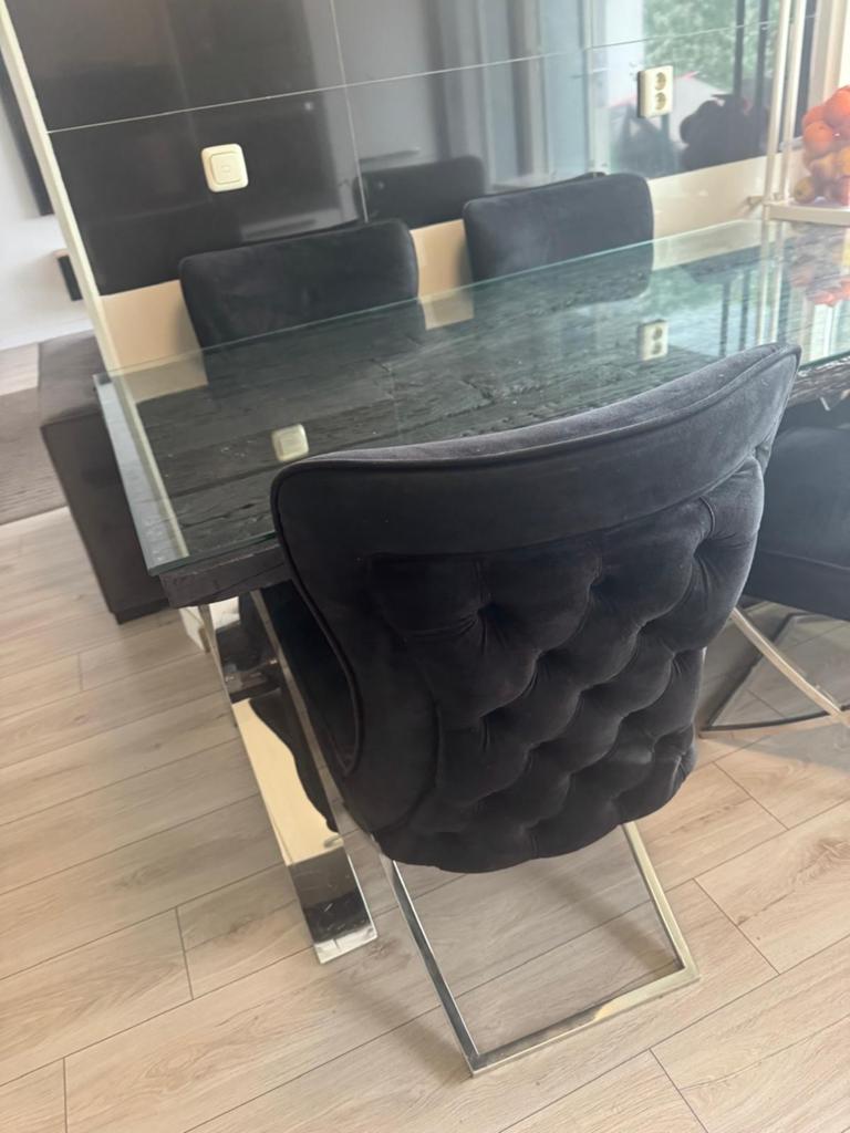Houten eettafel inclusief 4 stoelen en glasplaat, Ophalen of Verzenden, Zo goed als nieuw