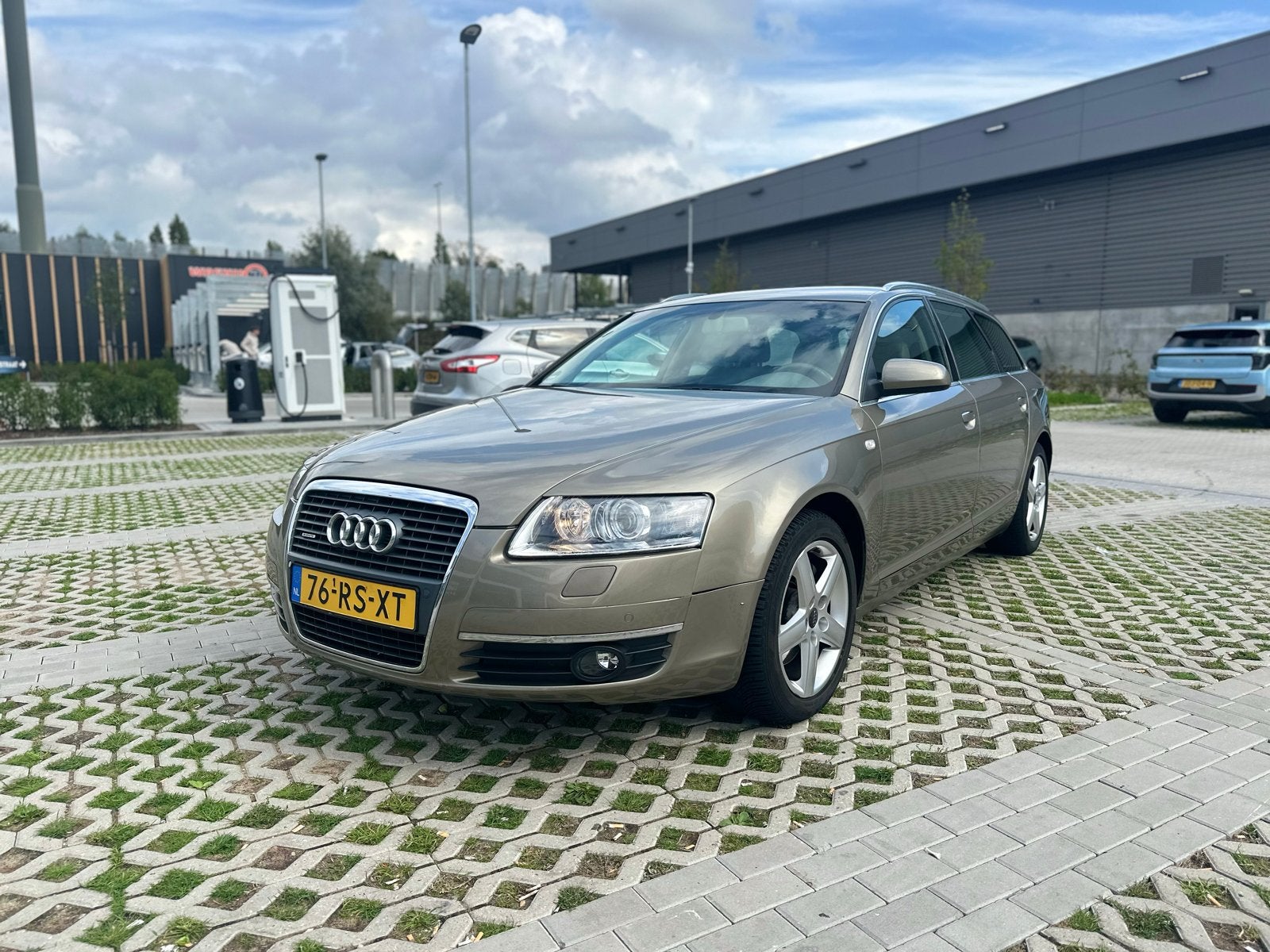 Audi A6 3.2 FSI 188KW Avant Quattro AUT 2005 Bruin, Auto's, Automaat, 1715 kg, Bruin, Origineel Nederlands