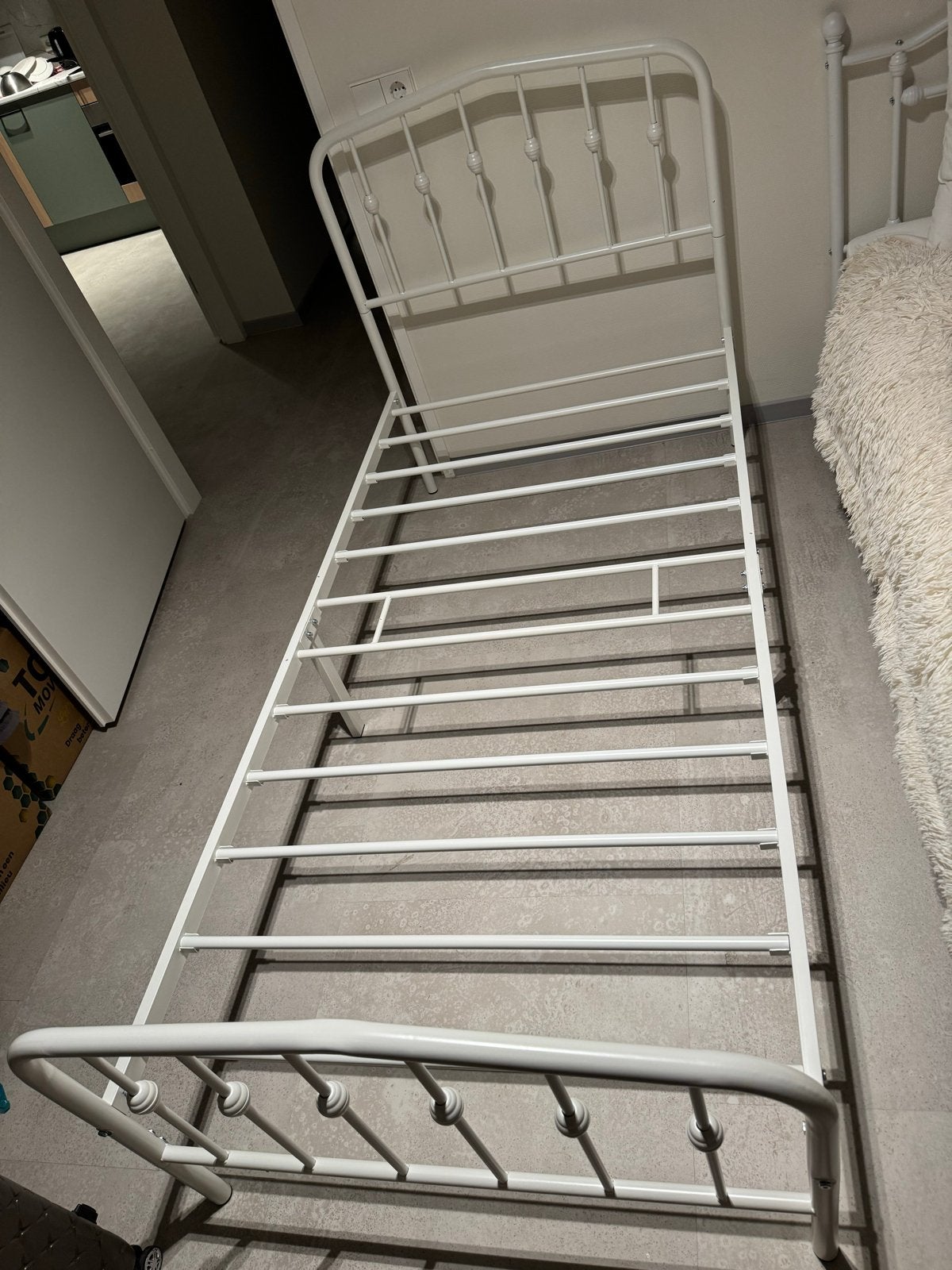Wit metalen een persoons bed 90x190 cm, Ophalen, Verstelbaar, 90 cm, Eenpersoons