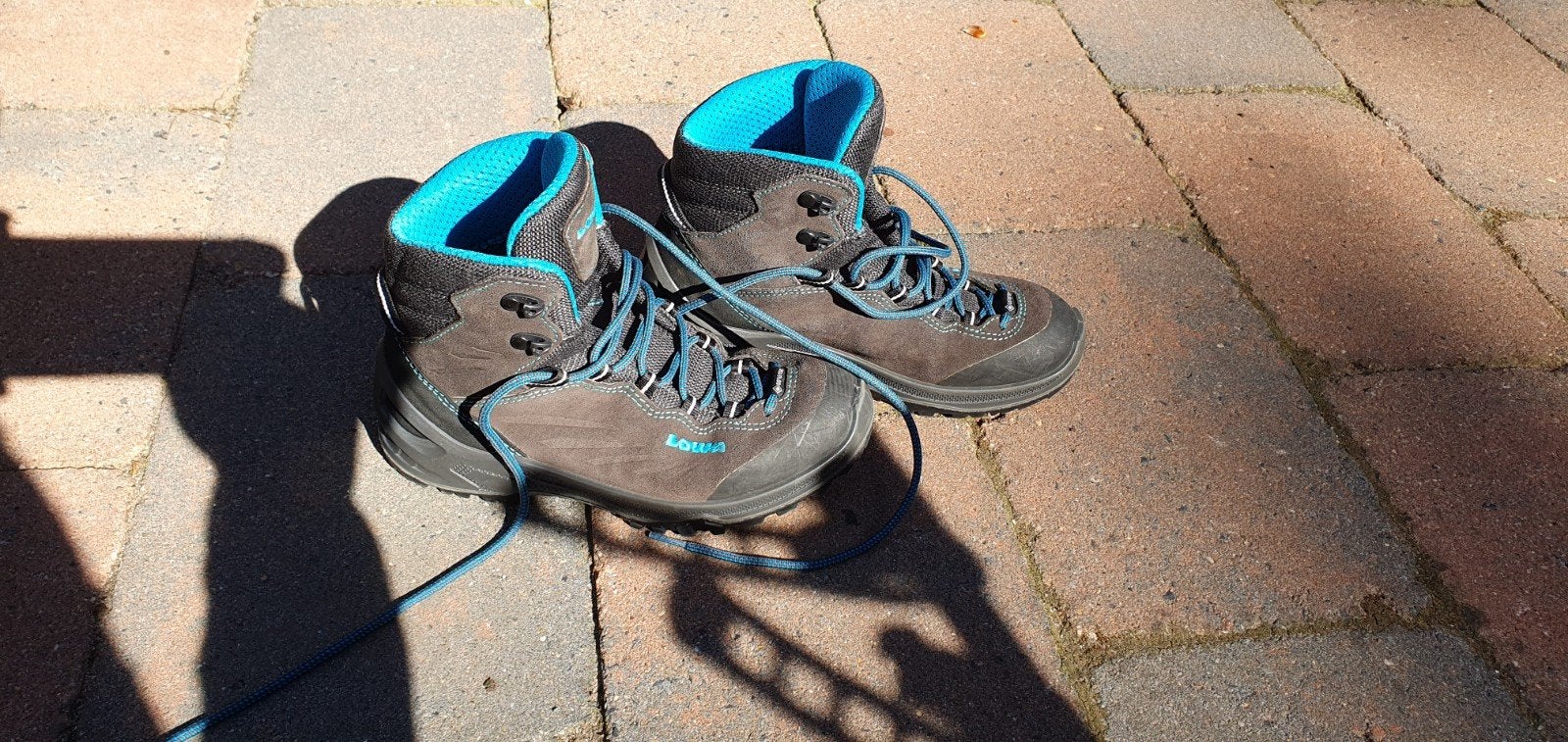 LOWA kinder bergschoenen maat 34, Ophalen of Verzenden, Zo goed als nieuw, Schoenen