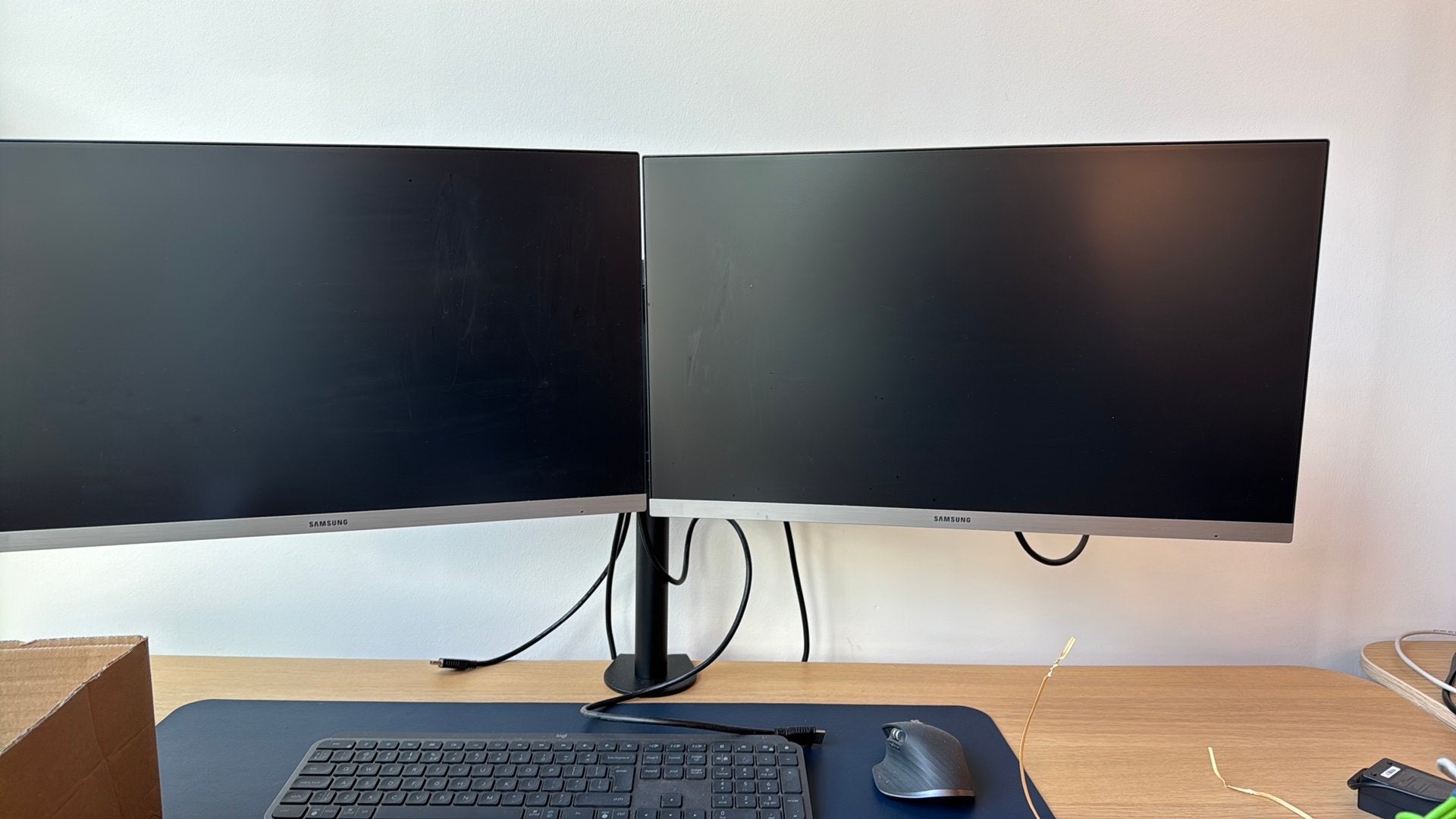 SAMSUNG 24-inch Full HD monitors & arm (set), Computers en Software, Monitoren, Ophalen, IPS, Full HD, Zo goed als nieuw