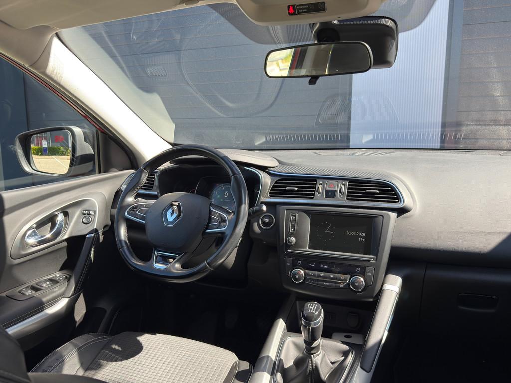 Renault Kadjar 1.2 TCe Bose / CAMERA / NAP / TREKHAAK / APK, Auto's, Voorwielaandrijving, Kadjar, Gebruikt, 4 cilinders