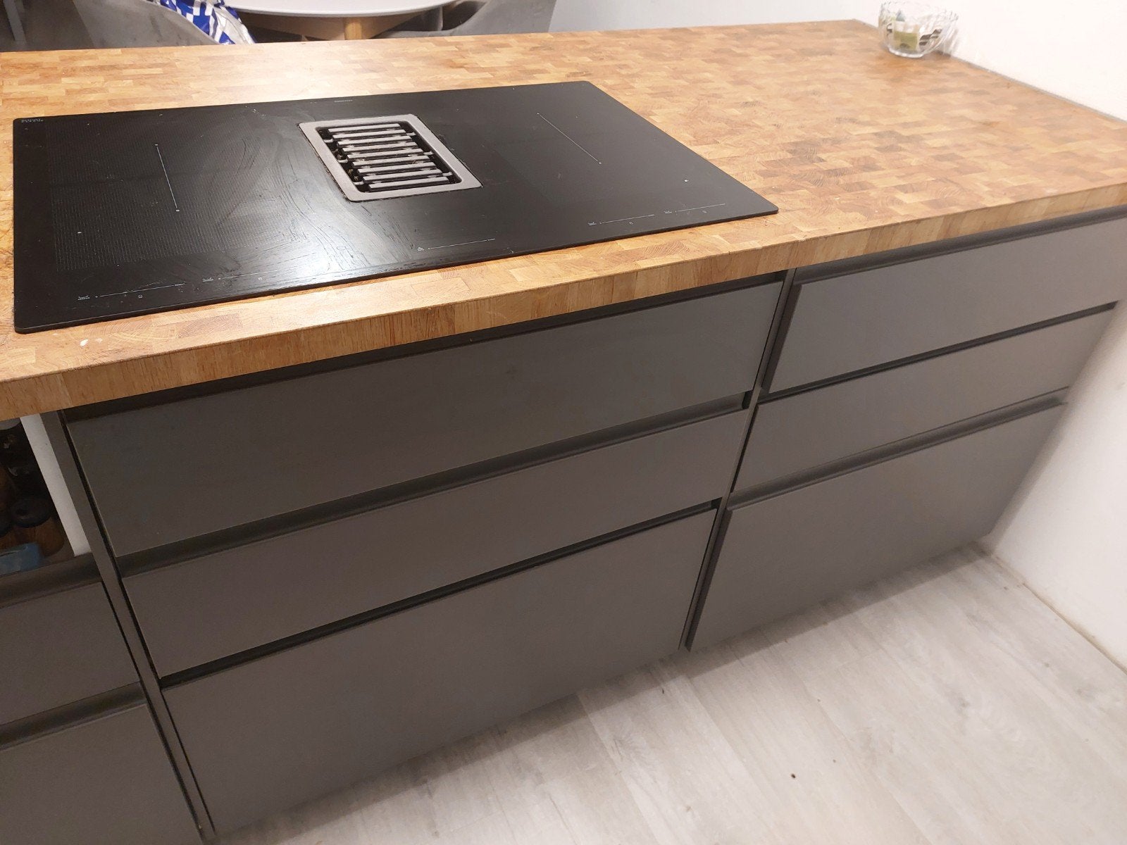 Inductiekookplaat met geïntegreerde afzuiging, Witgoed en Apparatuur, Fornuizen, Minder dan 85 cm, 60 cm of meer, Zo goed als nieuw