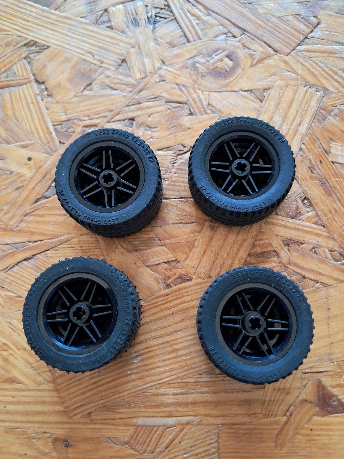 4 lego wielen, Ophalen