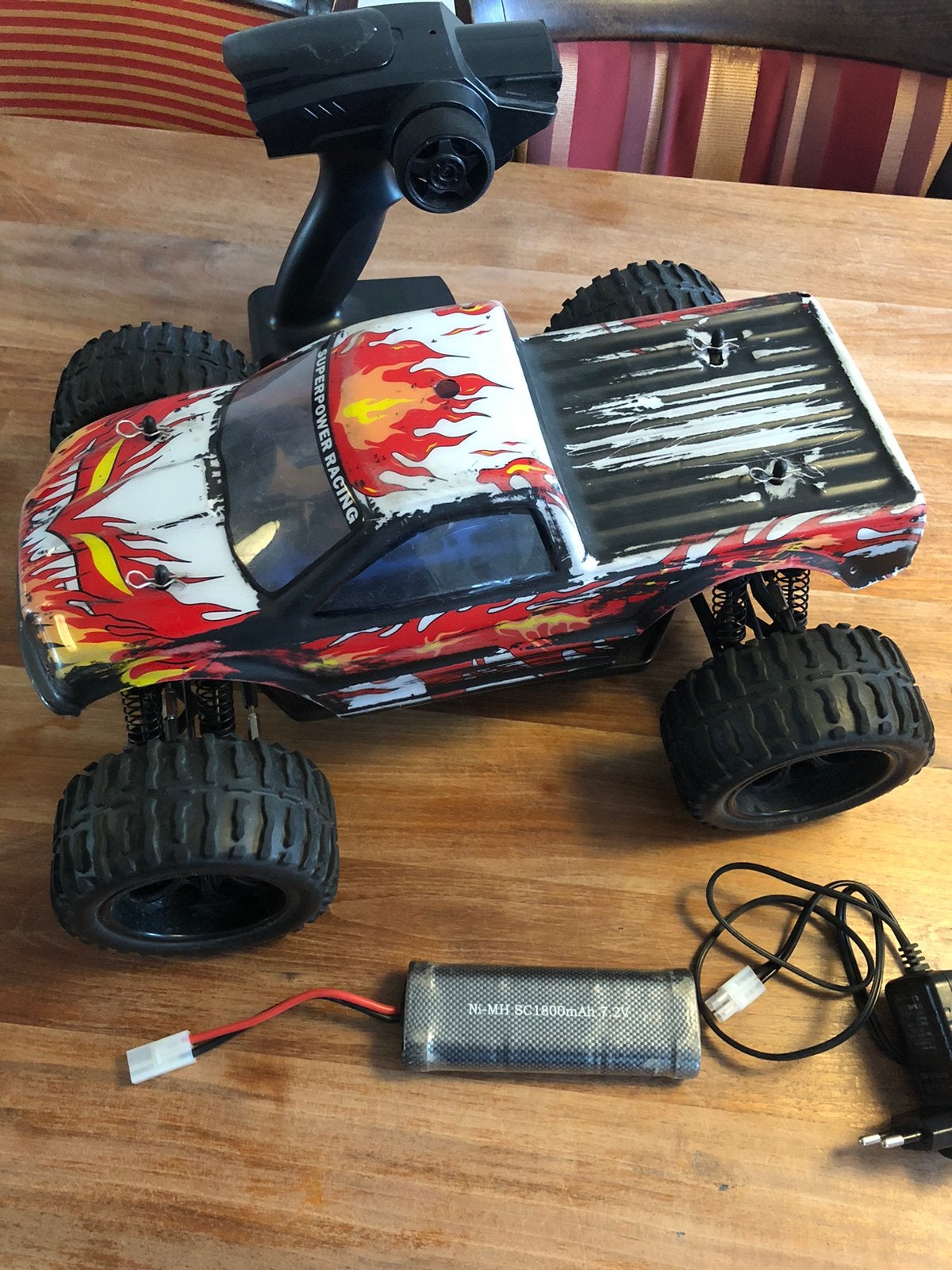 Complete rc auto van Himoto schaal 1:10!, Elektro, Auto offroad, Ophalen of Verzenden, Zo goed als nieuw