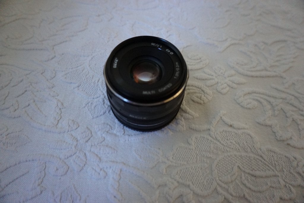 Meike 35mm F1.7 Prime Lens - Sony E-Mount (Zeer Lichtsterk), 35 mm, Ophalen of Verzenden, Zo goed als nieuw, Standaardlens