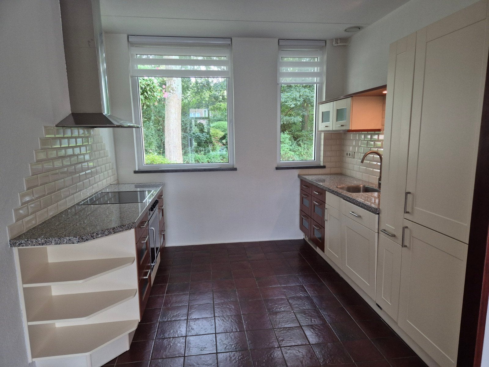 Complete keuken met inbouwapparatuur en stenen blad, Ophalen, Gebruikt, Graniet of Steen, Dubbelwandige keuken