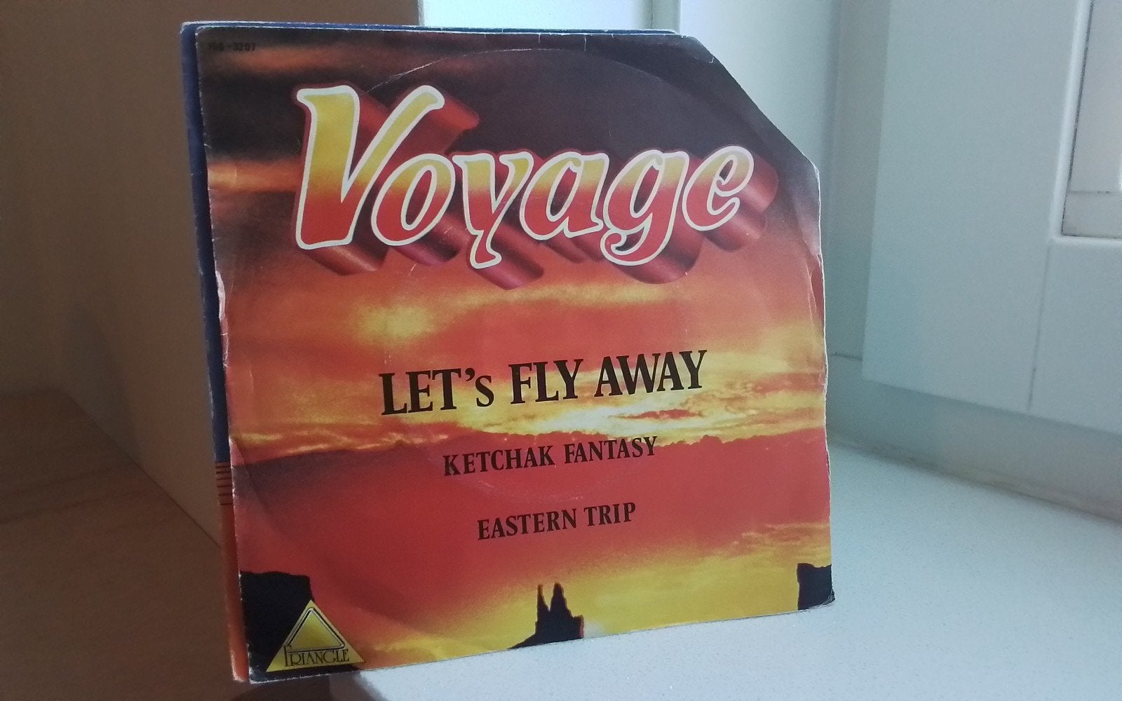 Voyage - let,s fly away, Ophalen of Verzenden