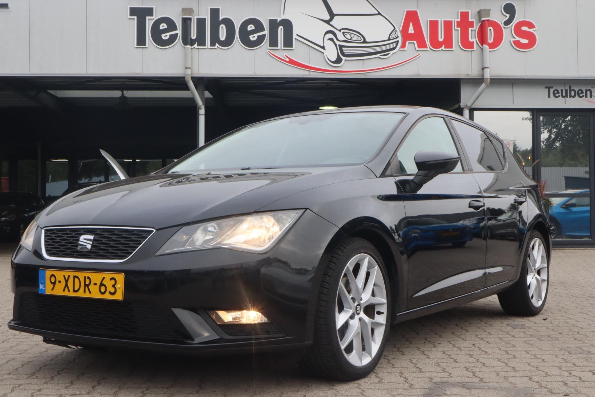 SEAT Leon 1.6 TDI Style Ecomotive | LM velgen | Climate cont, Voorwielaandrijving, Stof, Gebruikt, Zwart