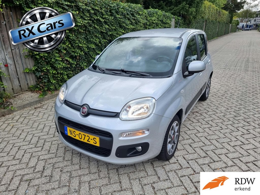 Nette Fiat Panda 1.2 69PK 2017 Grijs NAP Airco D-riem verv, Dealer onderhouden, Stof, Metallic lak, Origineel Nederlands