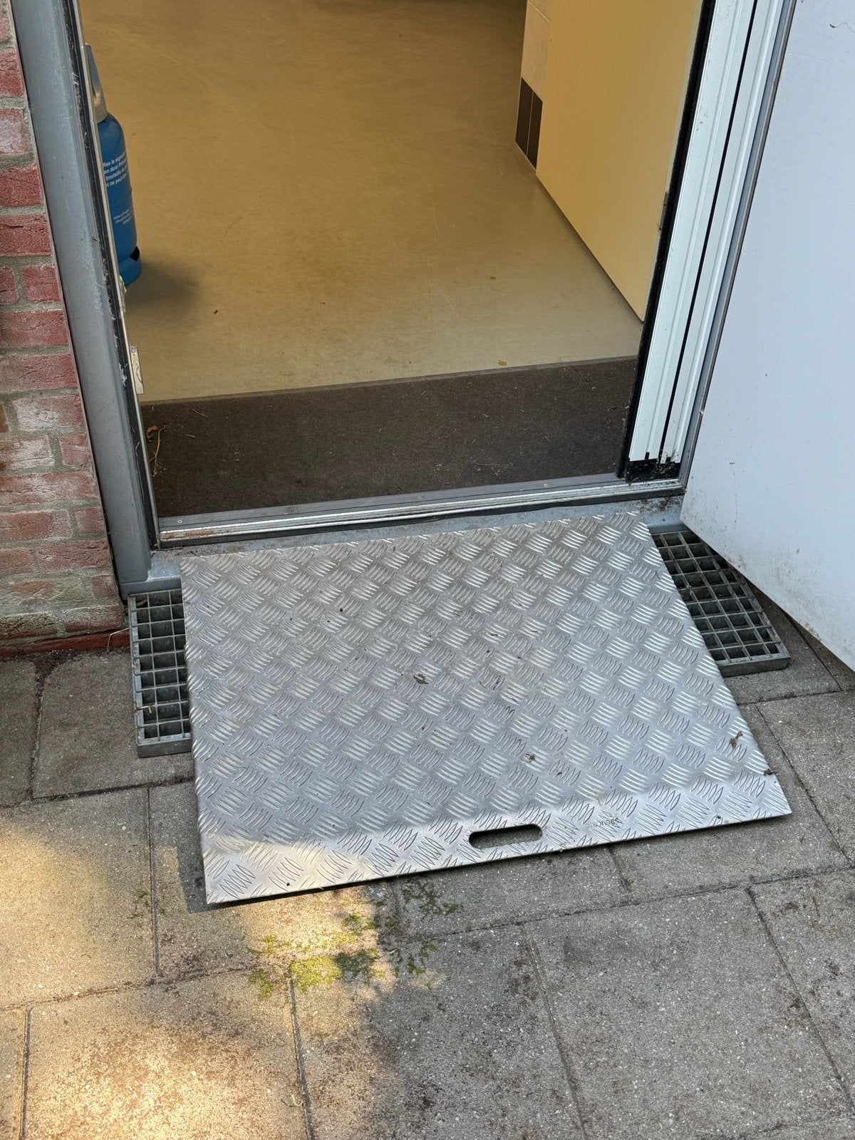 Drempel oprijplaat, Ophalen, Gebruikt