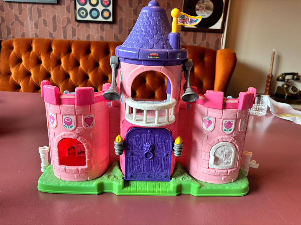 GRATIS. Fisher Price kasteel, Kinderen en Baby's, Speelgoed | Fisher-Price, Ophalen, Zo goed als nieuw, Speelset, Met geluid