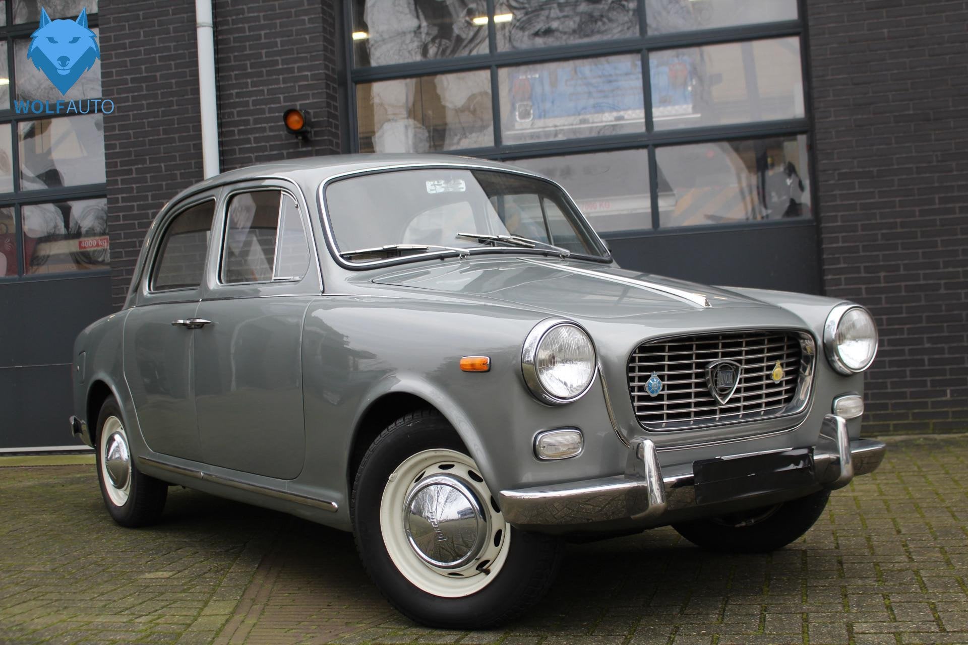 Lancia APPIA Series III Berlina V4 NIEUWSTAAT! RESTORED, Lederen bekleding, Stof, Beige, Overige carrosserieën