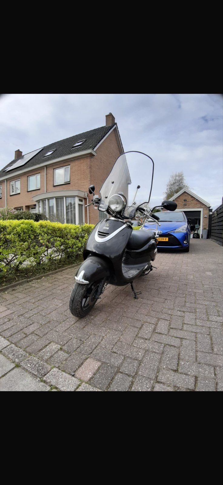 Zwarte Scooter met Windscherm - Goed Onderhouden, Ophalen, Gebruikt, Benzine, Overige merken