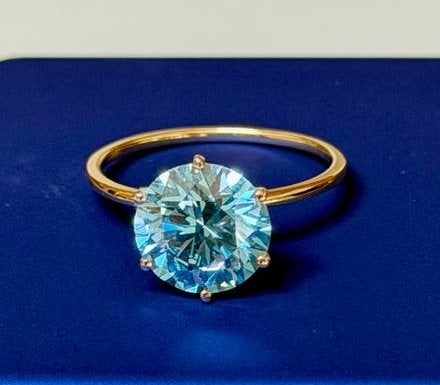14k geel gouden ring met blauwe diamant van 3.51ct! nieuw!, Blauw, Nieuw, Ophalen of Verzenden, 17 tot 18