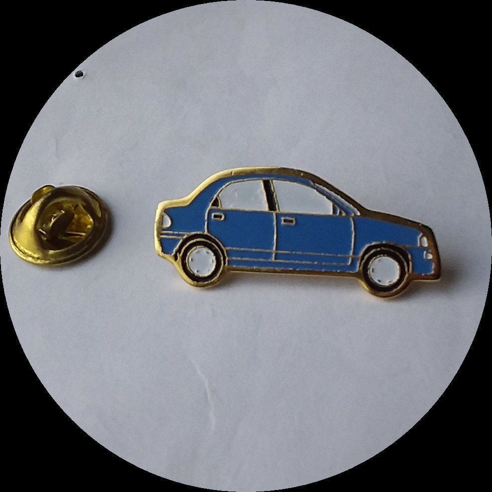 MAZDA 121pin, Ophalen of Verzenden, Zo goed als nieuw, Transport, Speldje of Pin