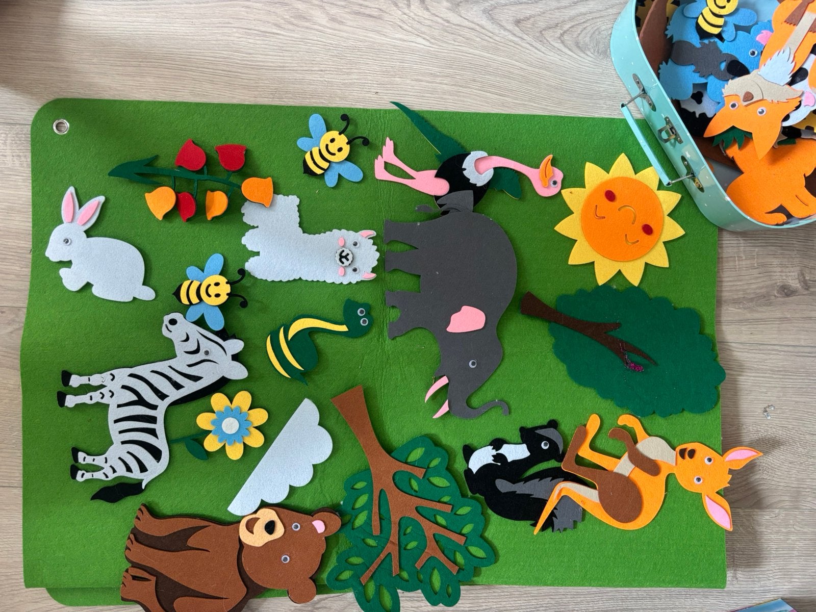 Viltbord dierentuin 105 x 75 cm met veel dieren, Ophalen of Verzenden, 10 tot 50 stukjes, Zo goed als nieuw