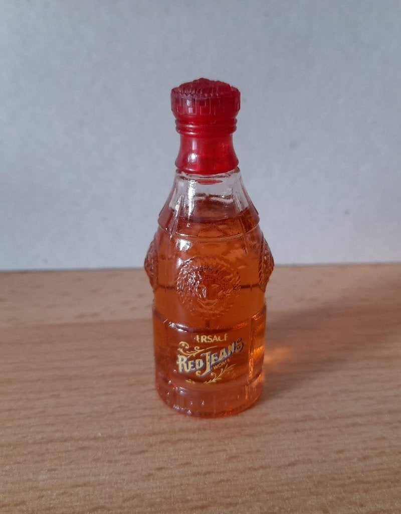 Miniatuur parfum flesje versace red jeans, Ophalen of Verzenden, Zo goed als nieuw, Miniatuur, Gevuld
