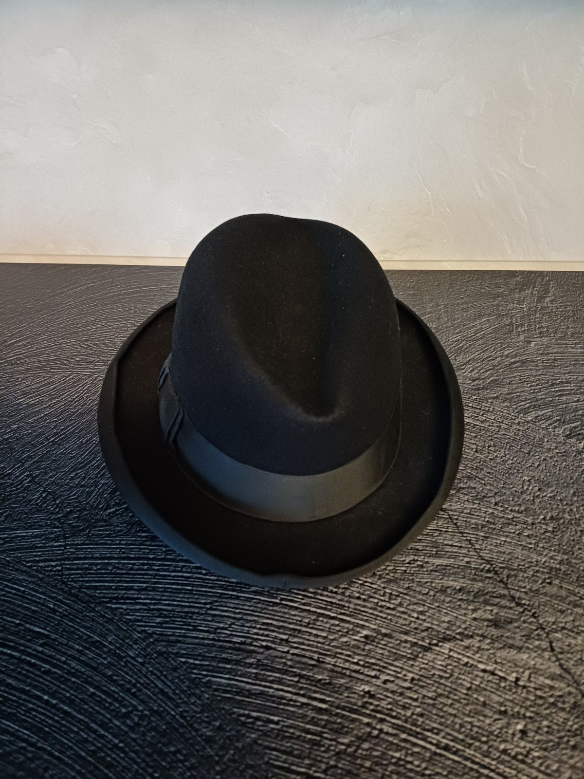Te koop: Vintage Engelse Homburg herenhoed Moores London, Ophalen of Verzenden, Zo goed als nieuw, Moores London, Hoed