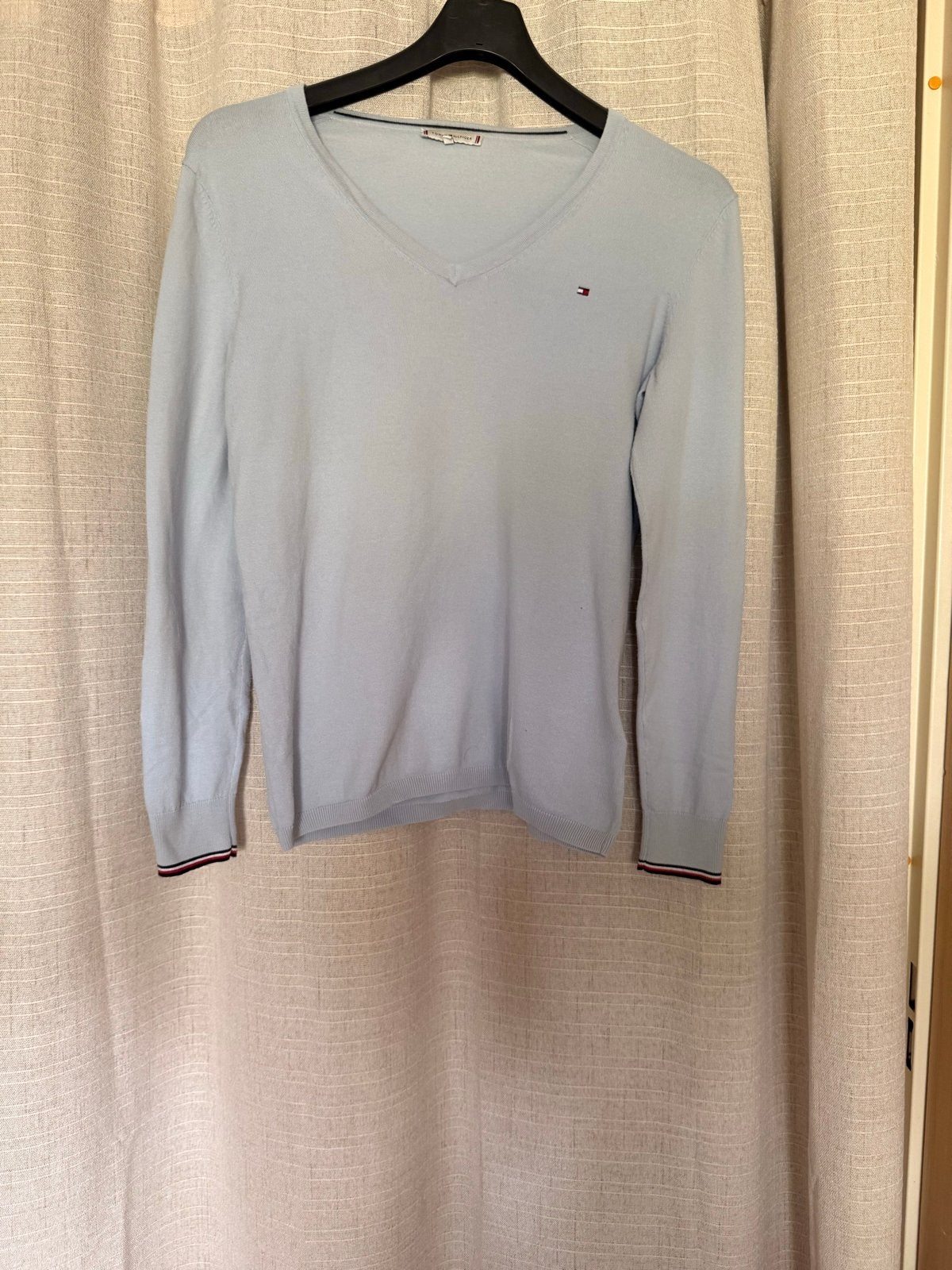 Tommy Hilfiger V-hals trui lichtblauw maat XL, Kleding | Dames, Ophalen of Verzenden, Gedragen, Maat 46/48 (XL) of groter, Blauw