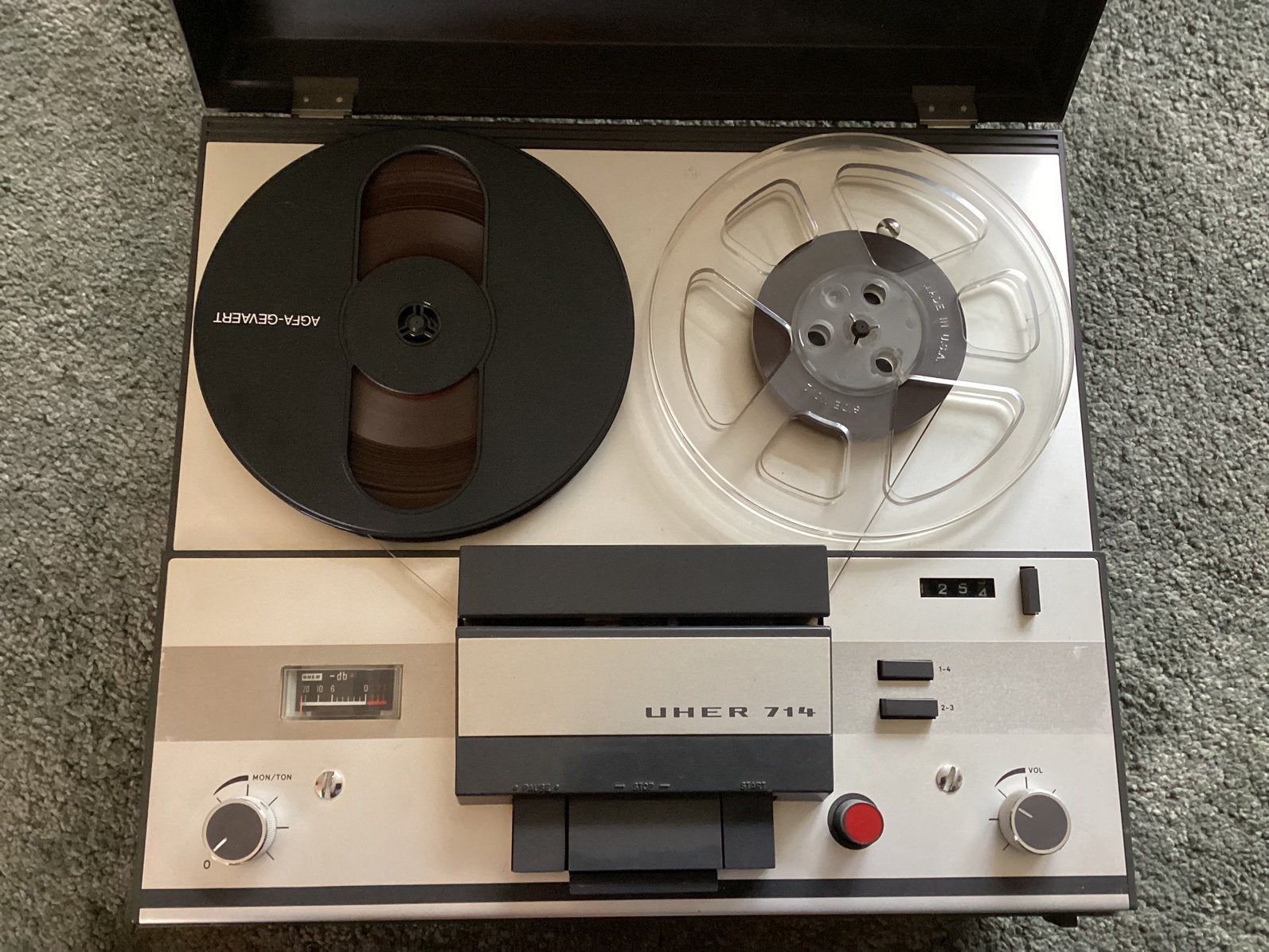 Werkende vintage Uher bandrecorder, Audio, Tv en Foto, Bandrecorders, Ophalen of Verzenden, Bandrecorder
