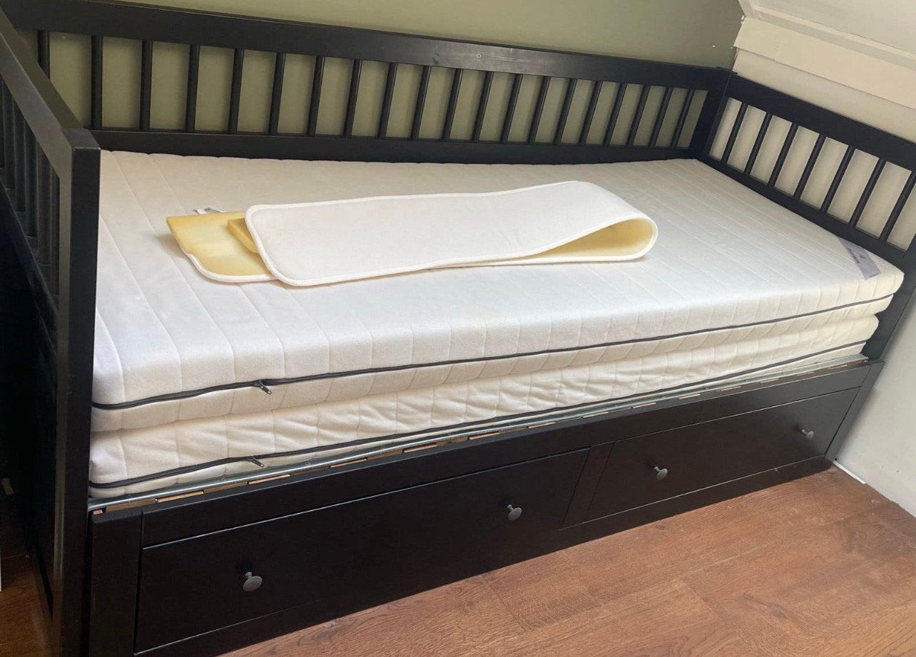 Hemnes bedbank, Ophalen, Zwart, Tweepersoons, 200 cm