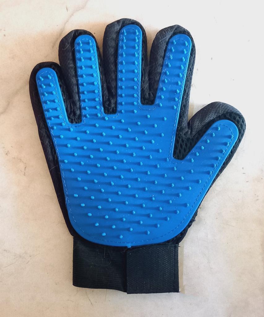 Vachtverzorgings borstel handschoen voor honden, Dieren en Toebehoren, Honden-accessoires, Ophalen of Verzenden, Zo goed als nieuw
