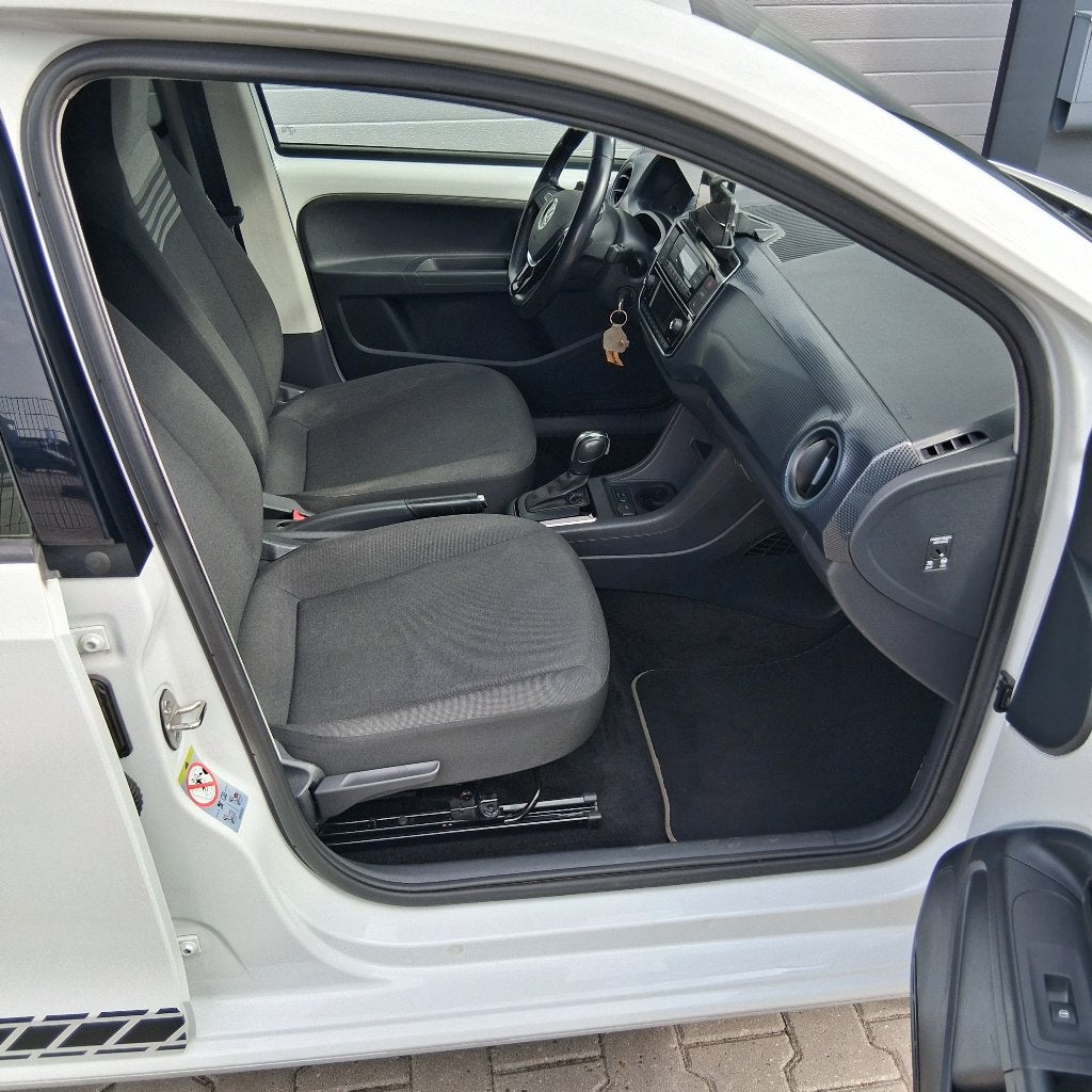 Foto 21 van Volkswagen E-Up! STYLE /Cruise C/ CAMERA/ 92,4% SOH/LUXE