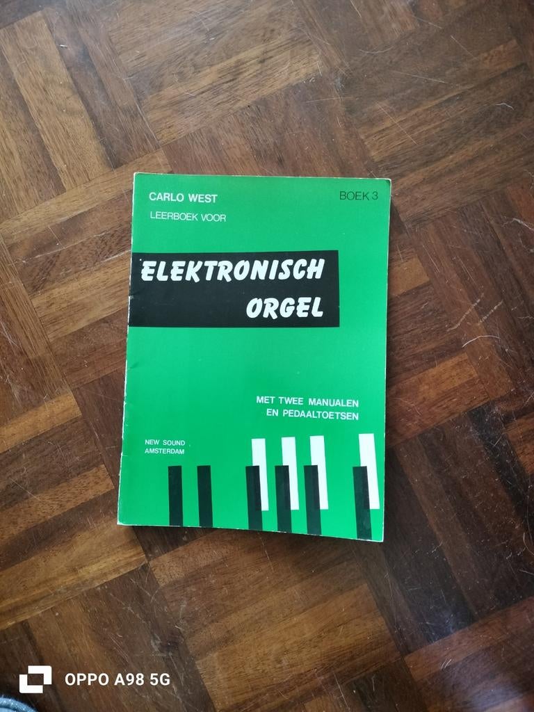 Leerboek voor Elektronisch Orgel - Carlo West Boek 3, Muziek en Instrumenten, Orgels, Verzenden