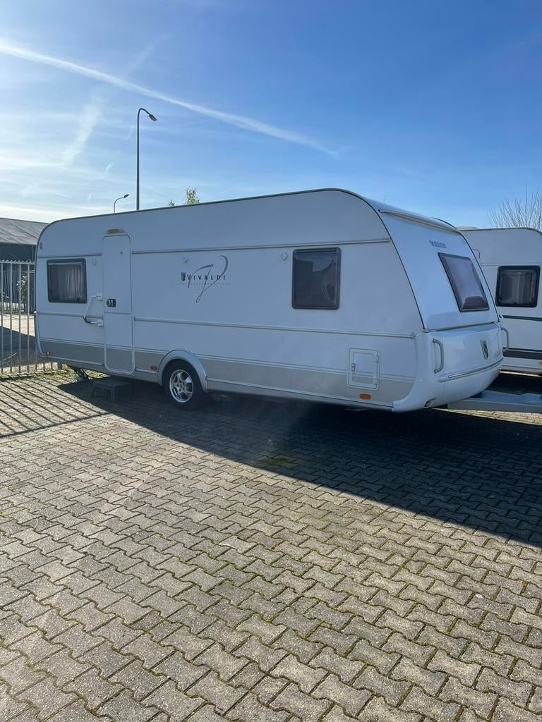 Tabbert vivaldi, mover, voortent! Super netjes, nieuwe bovag, Caravans en Kamperen, Mover, Vast bed, Rondzit, Tabbert