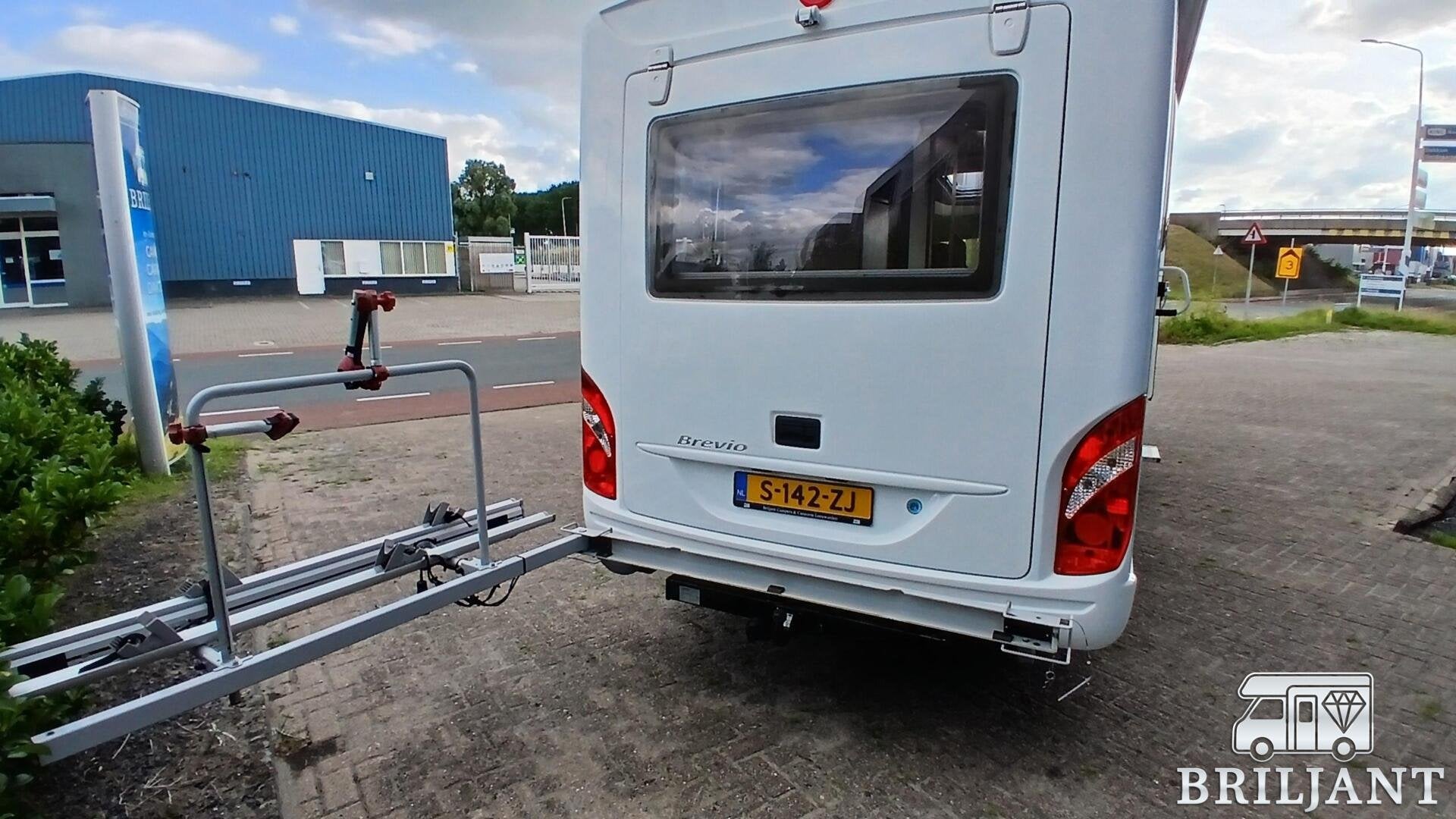 Foto 7 van Bürstner Brevio T-646.. unieke off-grid camper