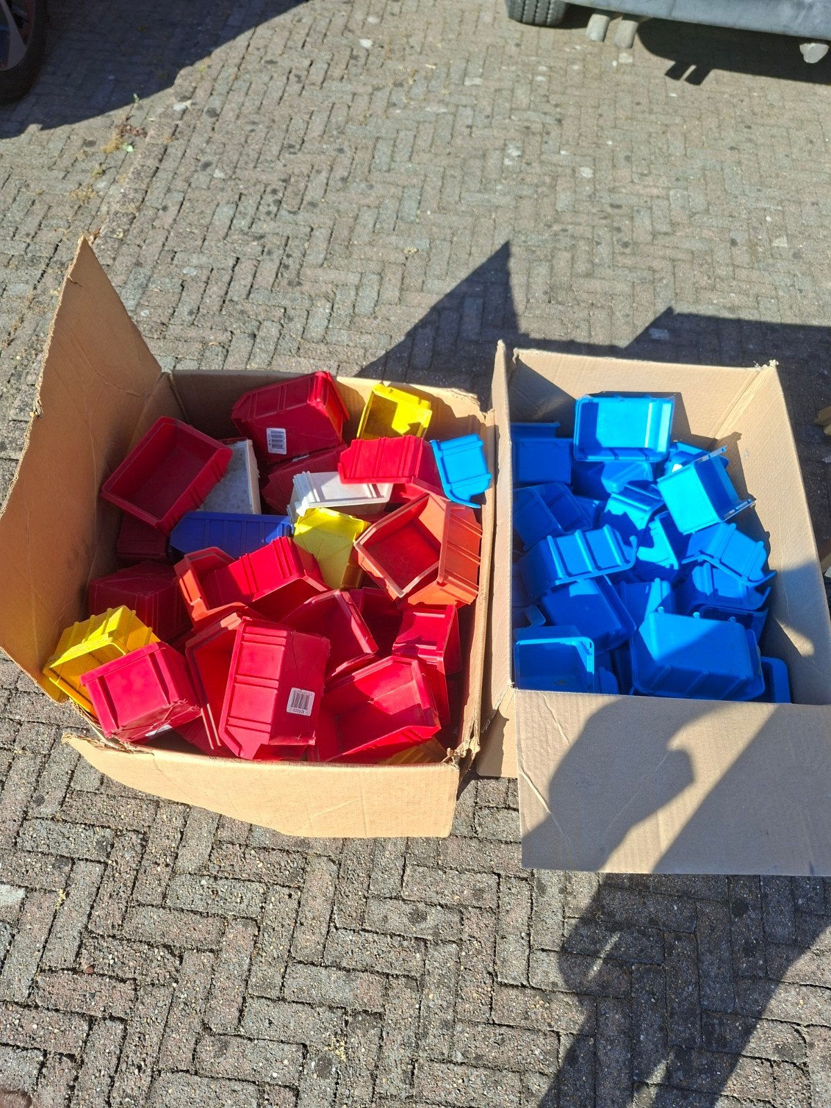 2dozen met opbergbakjes, Doe-het-zelf en Verbouw, Ophalen, Doos, Minder dan 35 cm, Minder dan 50 cm