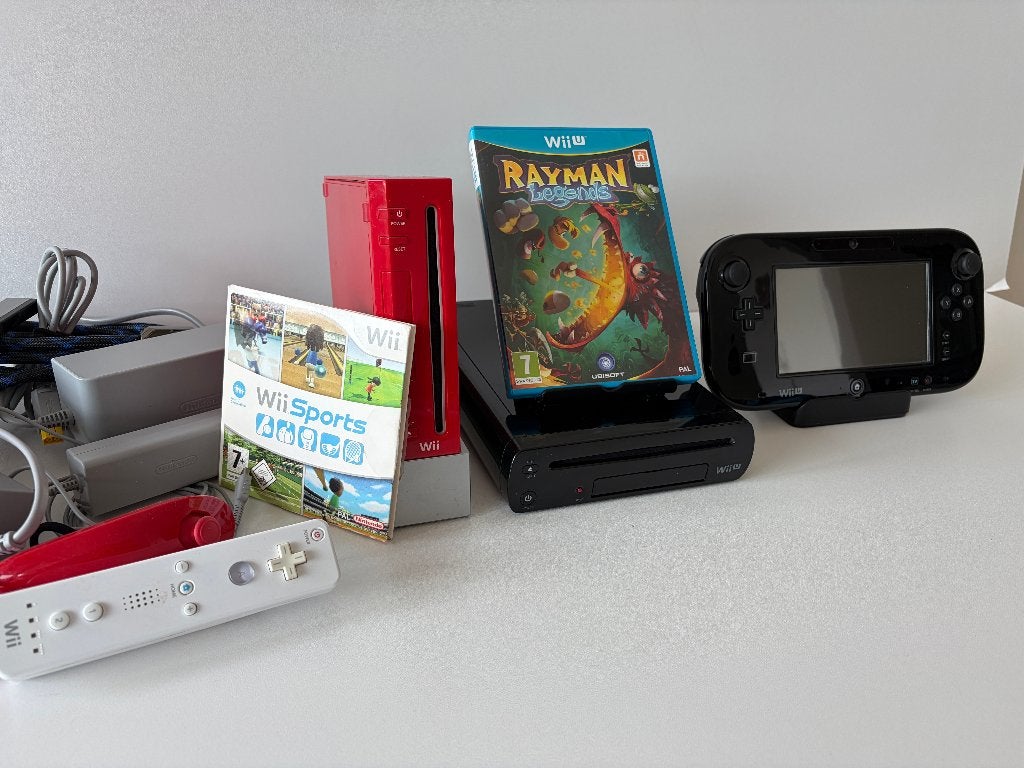 Nintendo Wii U 32GB + rode Wii 25th edition bundel, Ophalen of Verzenden, Zo goed als nieuw, Met 1 controller