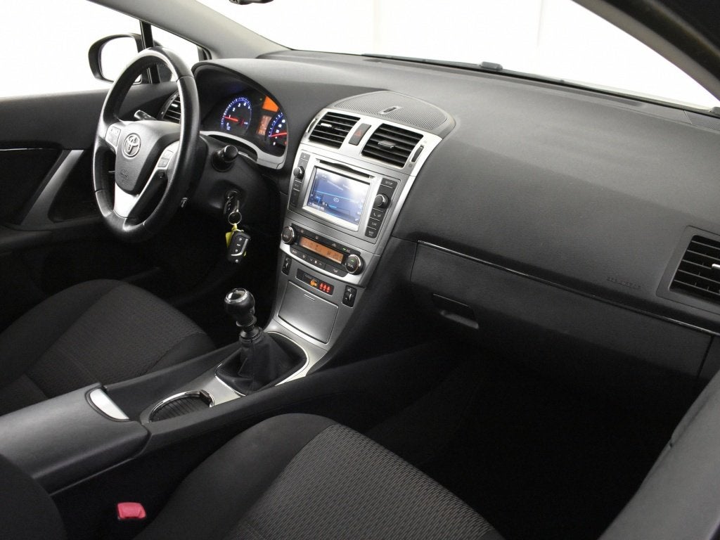 Toyota Avensis wagon 1.8 VVTi Dynamic | Stoelverwarming | Tr, Auto's, 1385 kg, 4 cilinders, Zwart, Handgeschakeld