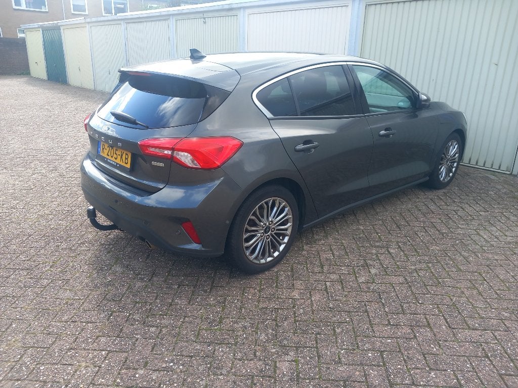 Ford Focus 1.0 Ecoboost 125pk 2018 Grijs, Auto's, Dealer onderhouden, Zwart, Navigatiesysteem, Handgeschakeld