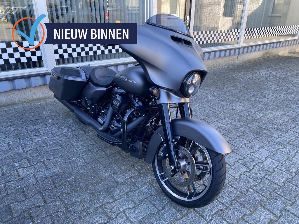 Harley-Davidson Street Glide M8 5HD Ui-Klep (bj 2017), Motoren, Motoren | Harley-Davidson, 1745 cc, Cruise Control, Meer dan 35 kW