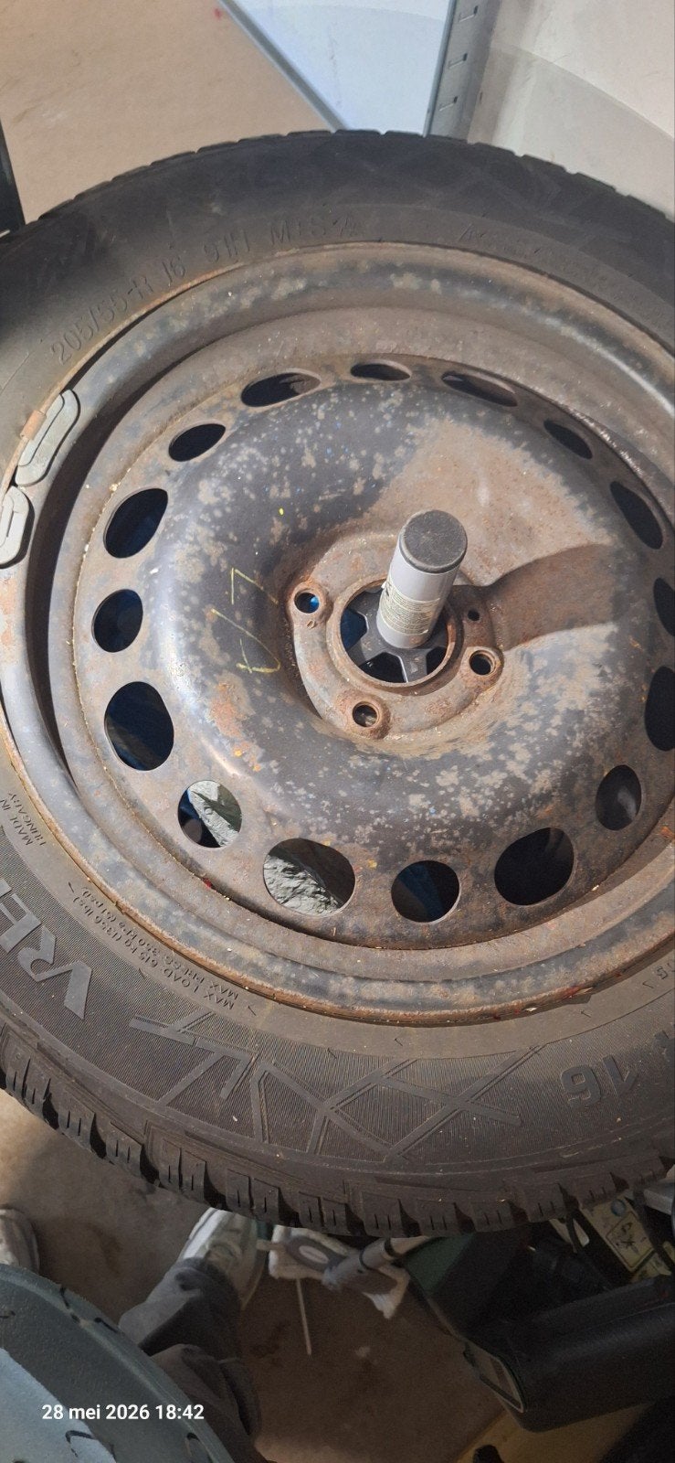Winterbanden met stalen velgen 205/55 R16, Ophalen