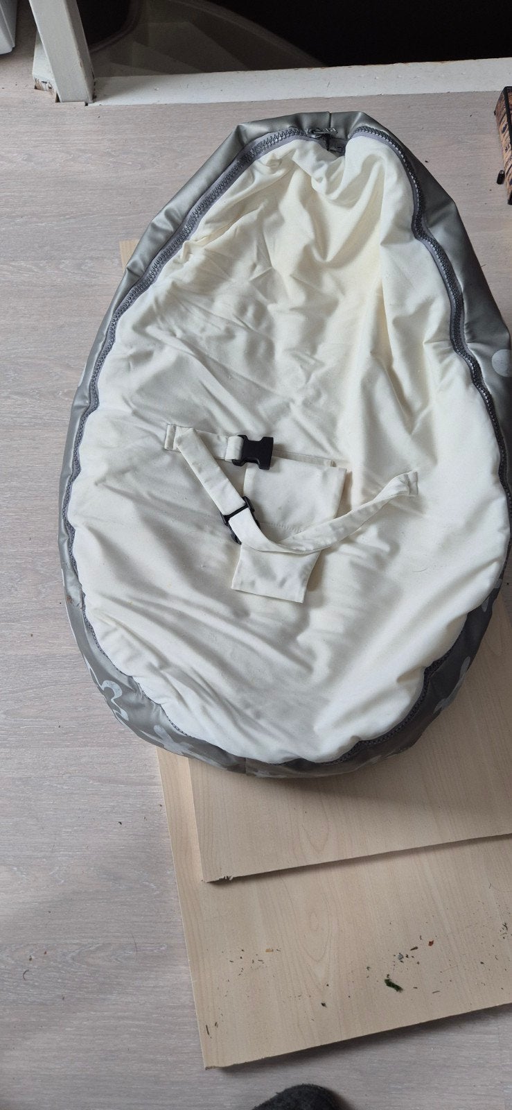 Domoo zitkussen voor babys, Ophalen