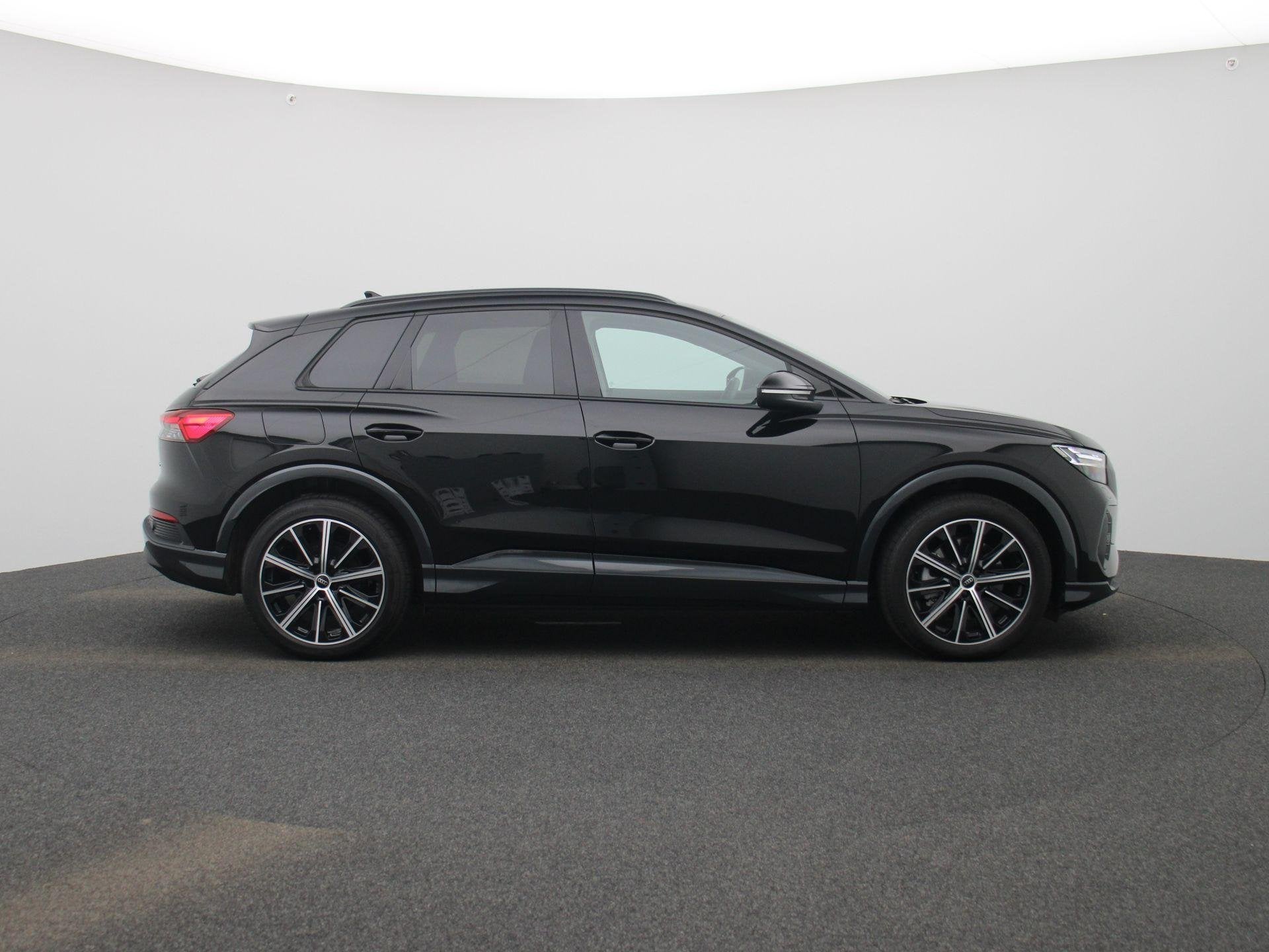 Audi Q4 e-tron 50 quattro Advanced edition 77 kWh 299 PK | N, Automaat, 12 maanden, Zwart, Zwart